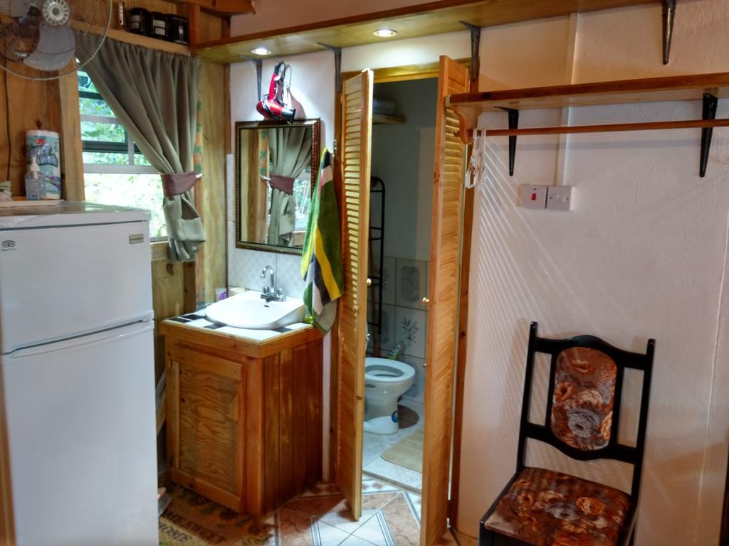 Mainroad Suite Calibishie Dış mekan fotoğraf