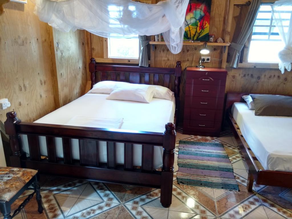 Mainroad Suite Calibishie Dış mekan fotoğraf