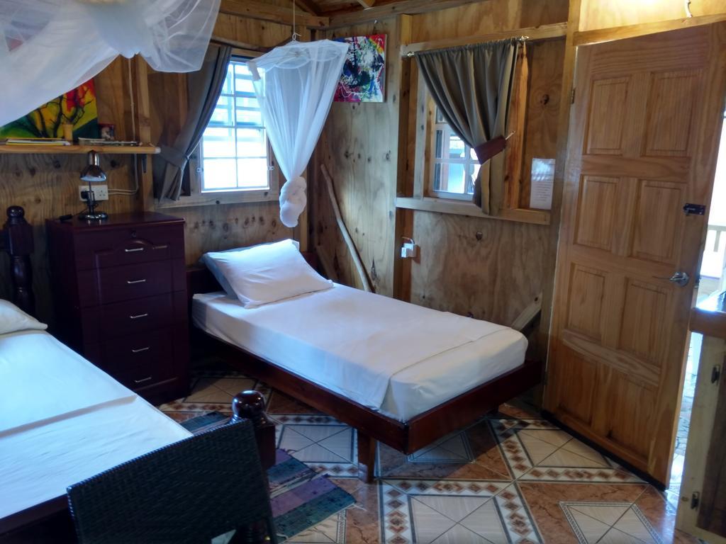 Mainroad Suite Calibishie Dış mekan fotoğraf